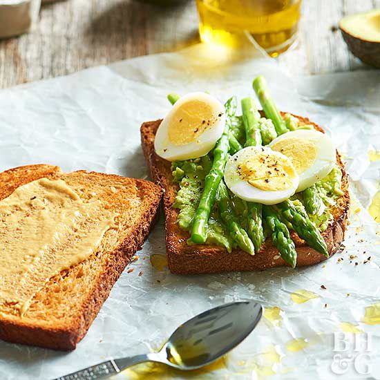 Avocado-Egg Breakfast Sandwich