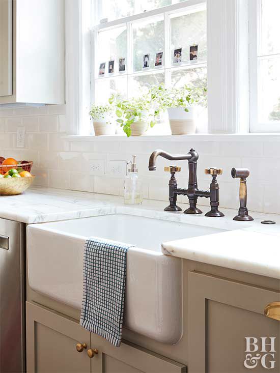 farmhouse sink with oil-rubbed bronze faucet