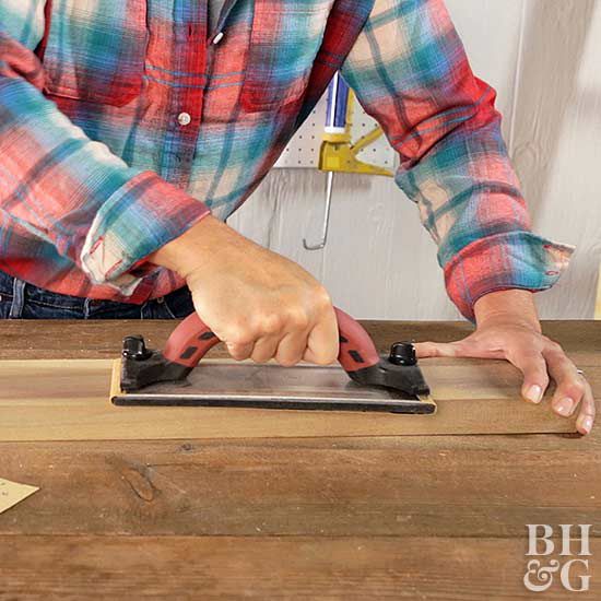 How to Use a Manual Sander