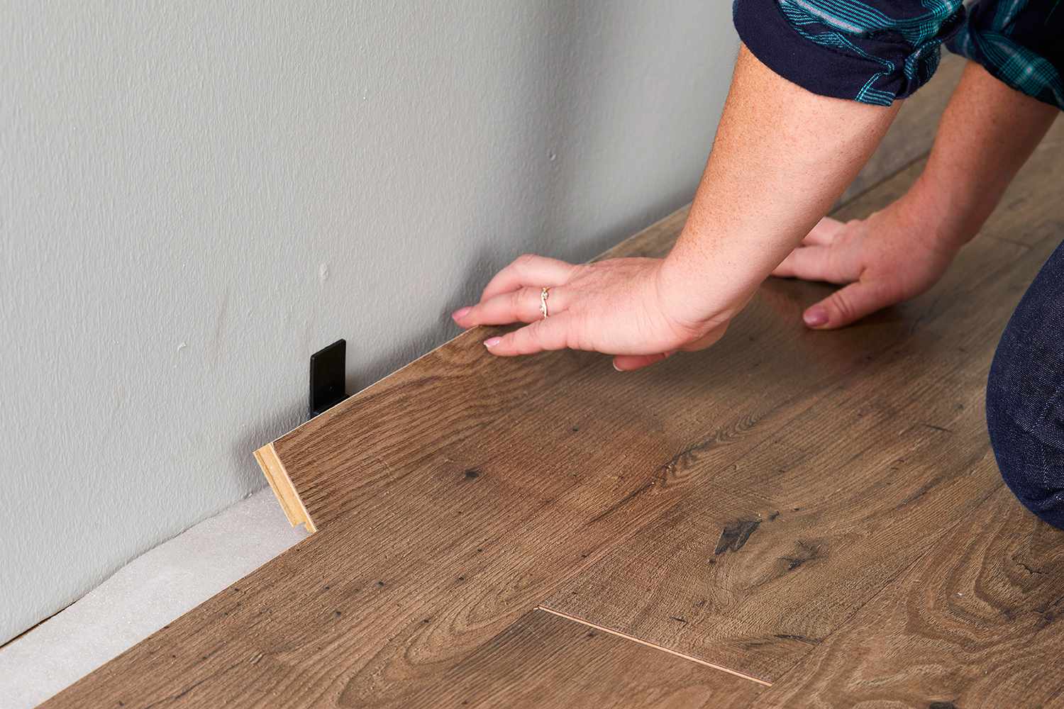 How To Install Laminate Wood Floor Better Homes Gardens