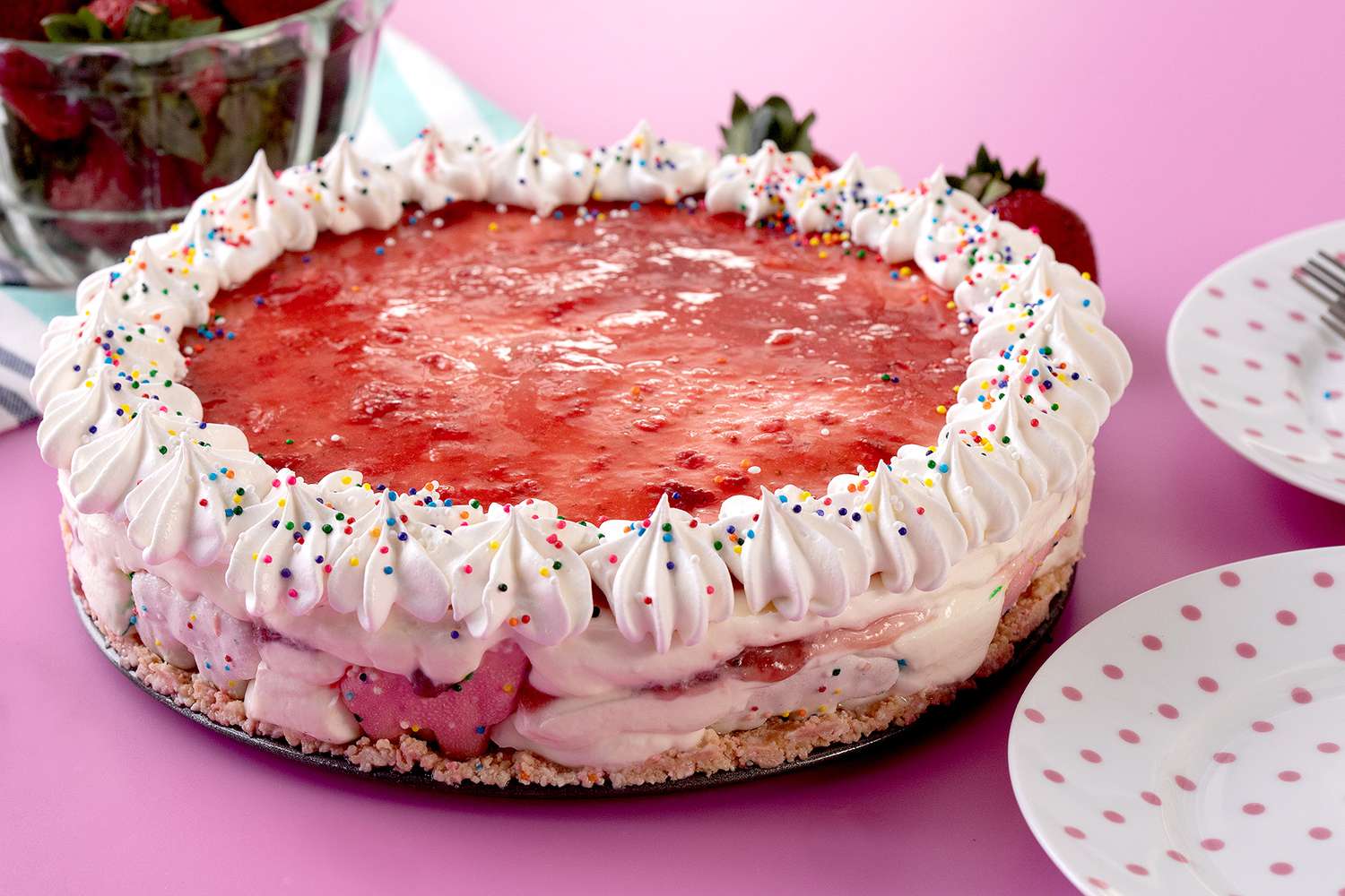 Frosted Animal Cookie No-Bake Cheesecake
