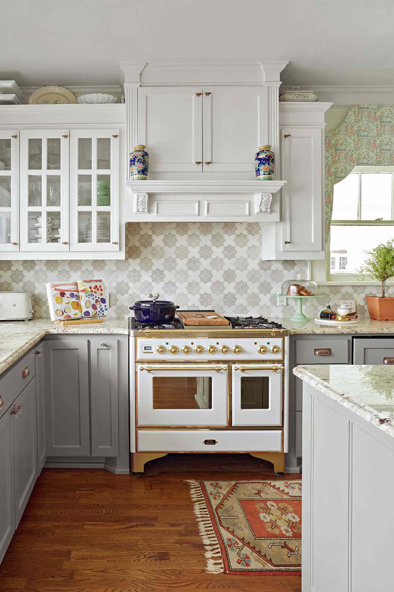 48 Beautiful Kitchen Backsplash Ideas for Every Style | Better Homes &  Gardens
