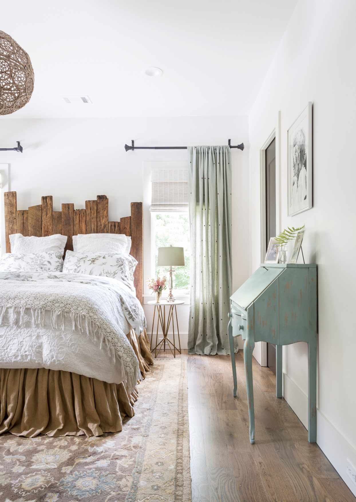 15 Cozy Bedrooms That Nail The Farmhouse Aesthetic Better Homes