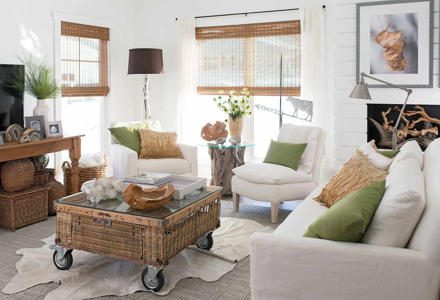 13 Farmhouse Living Room Ideas We Can