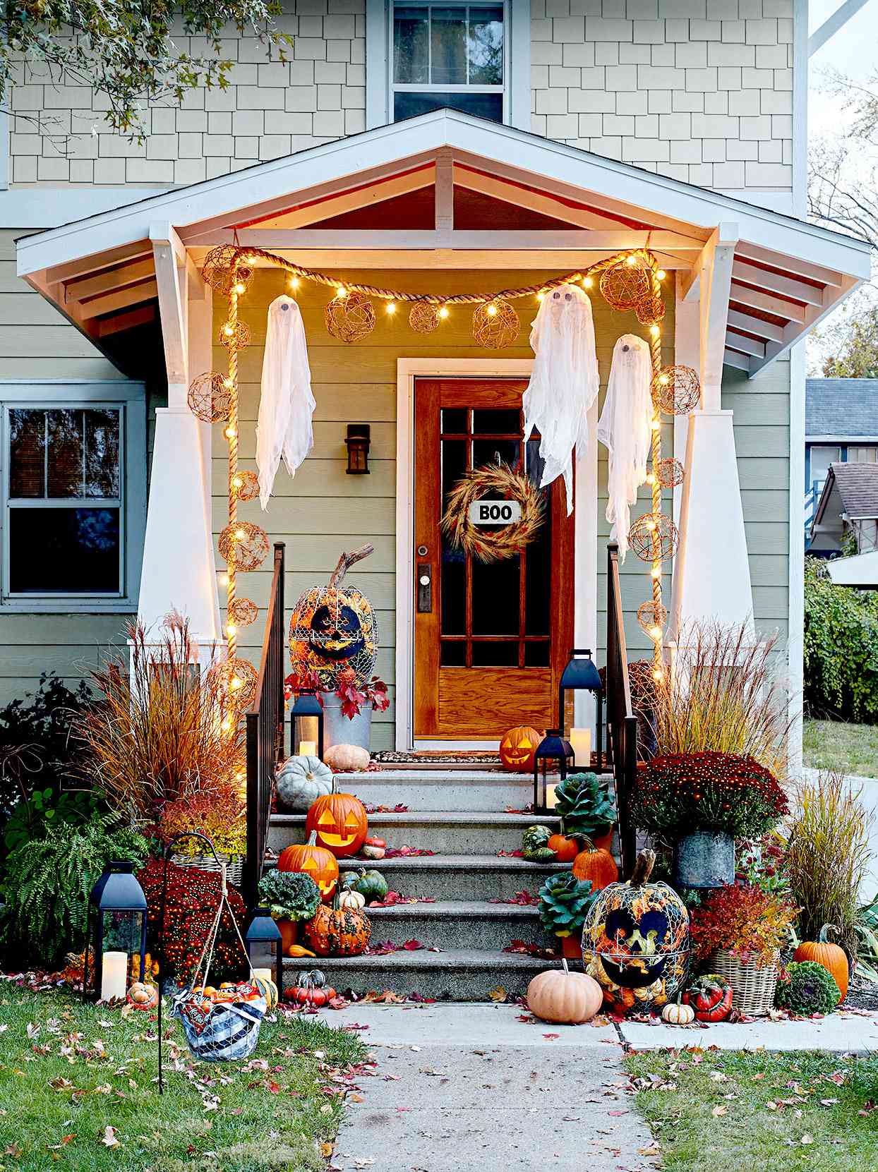 Front porch with Halloween decor