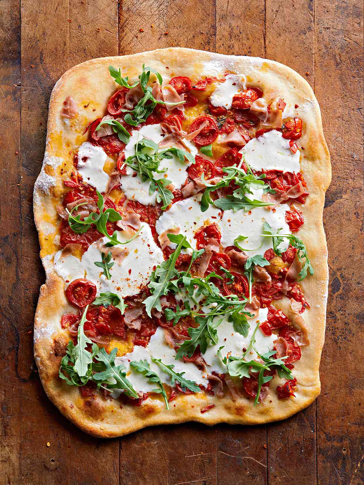 Fresh Tomato Pizza with Oregano and Mozzarella