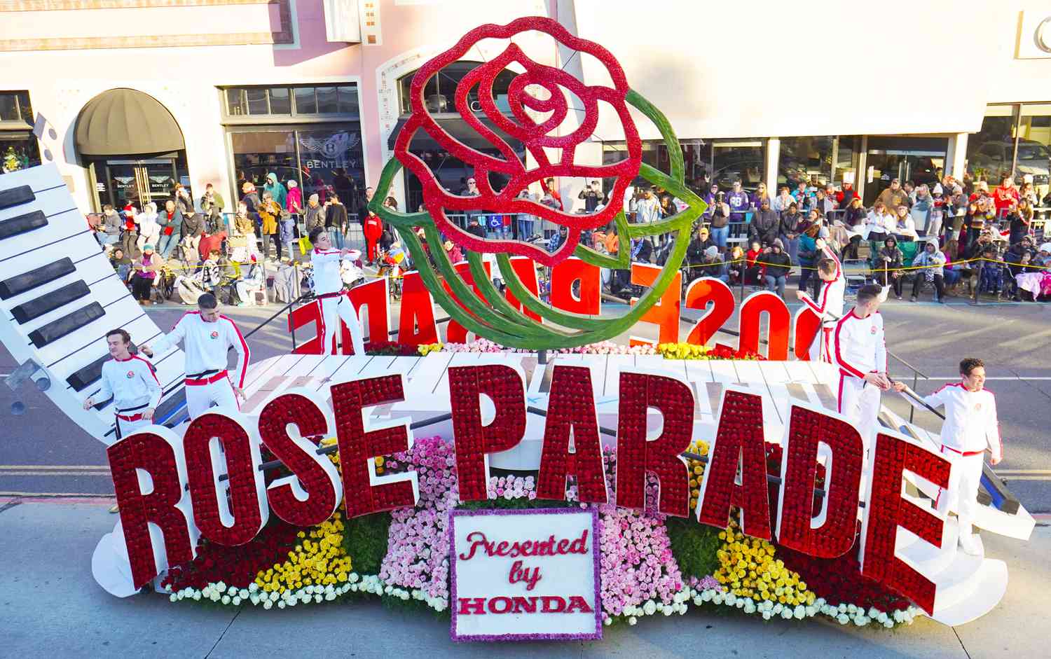 Rose Parage float presented by Honda