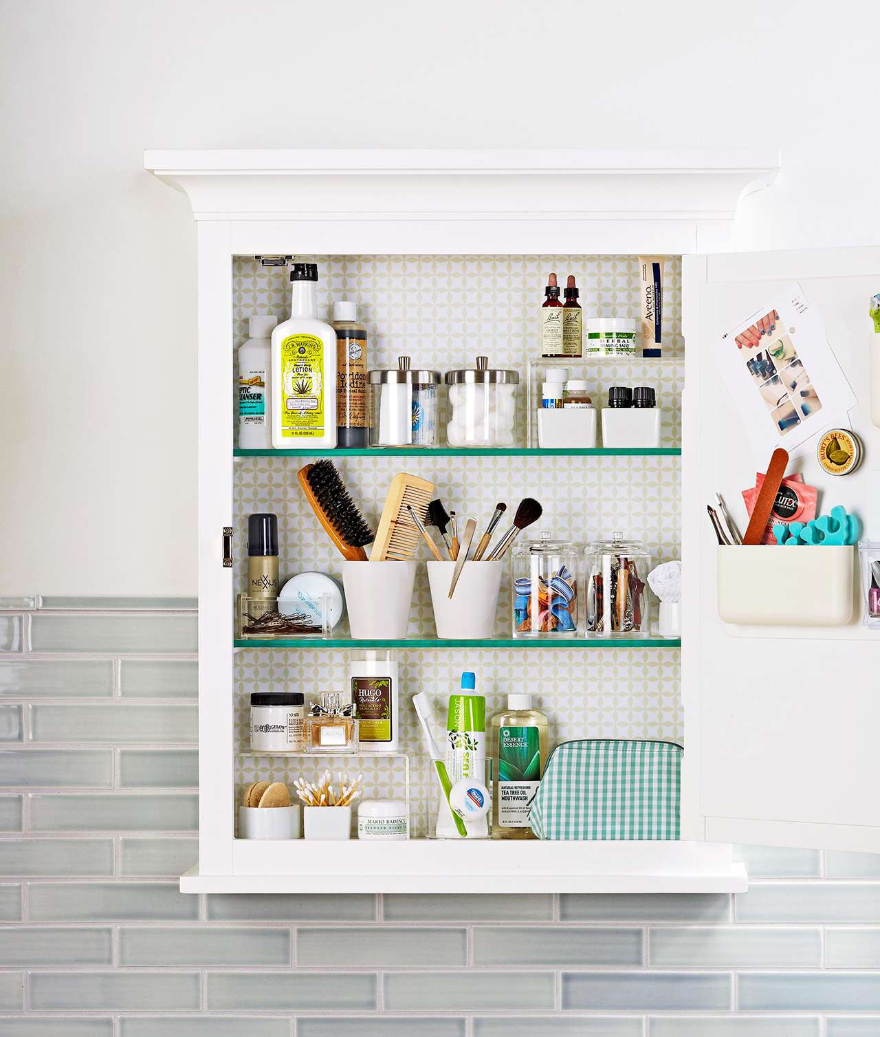 19 Clever Ways To Organize Bathroom Cabinets Better Homes Gardens