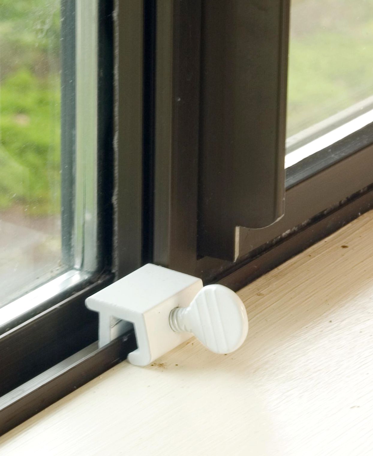 screw-type locks for sliding window