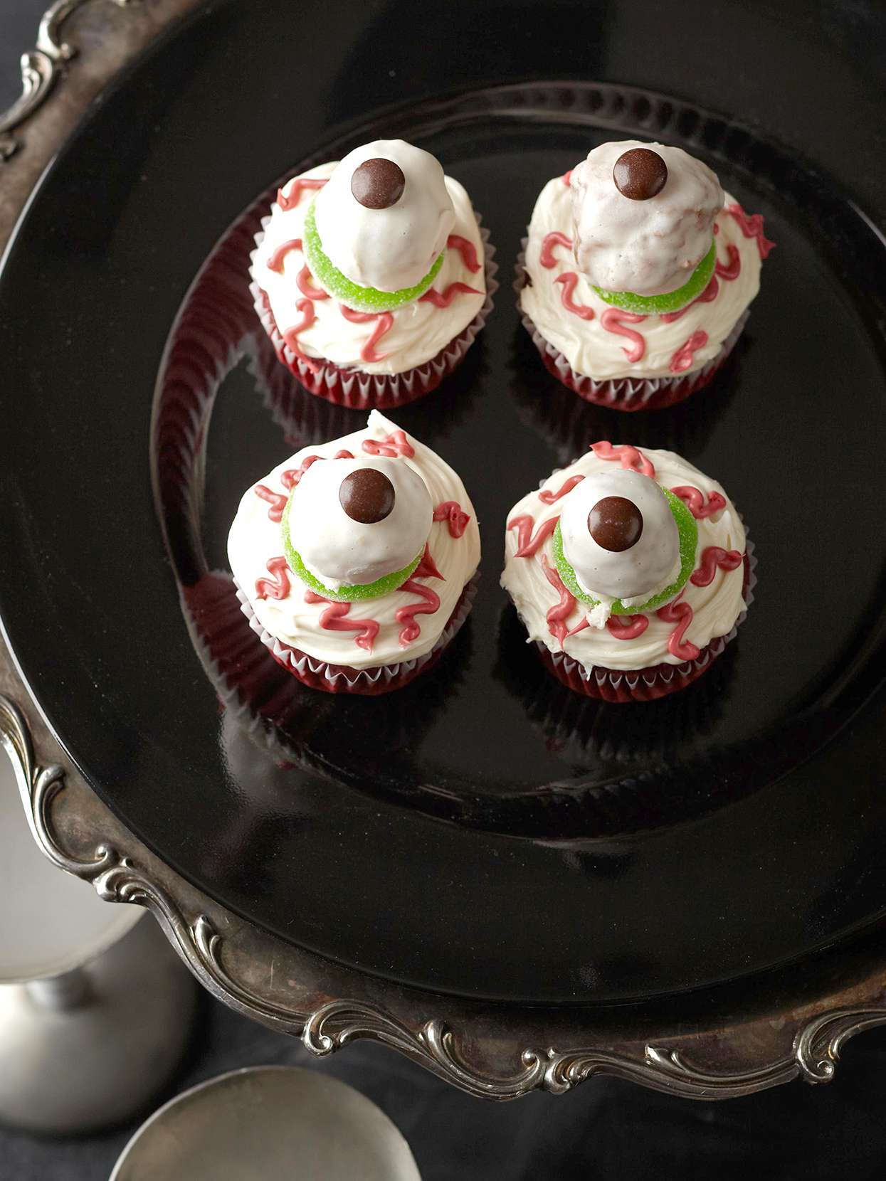 Eyeball Cupcakes