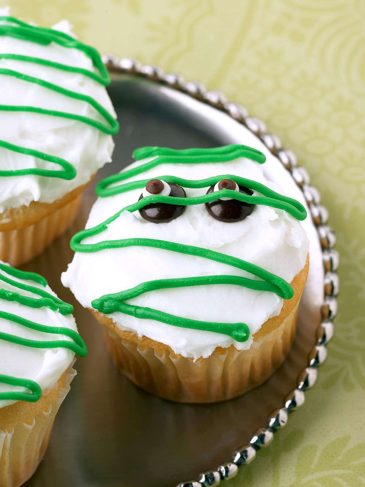 Icing-Wrapped Mummy Cupcakes
