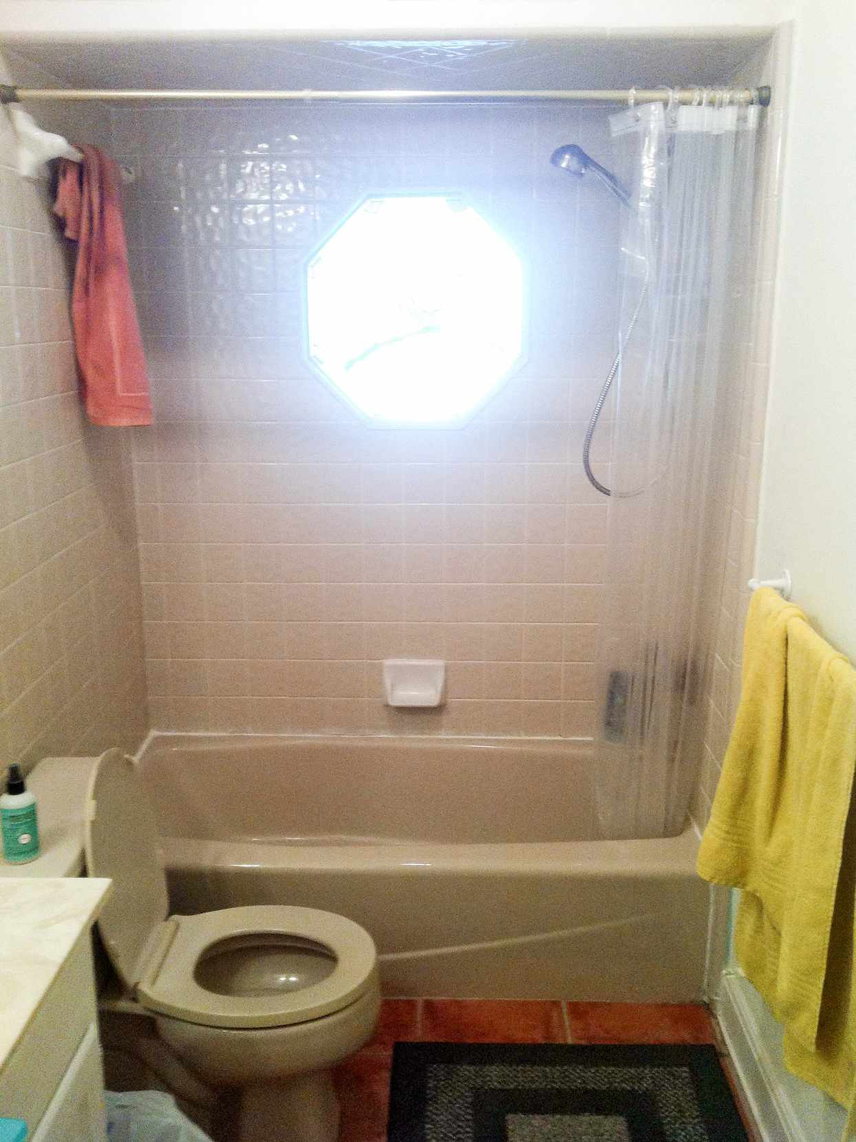 outdated bathroom before renovation
