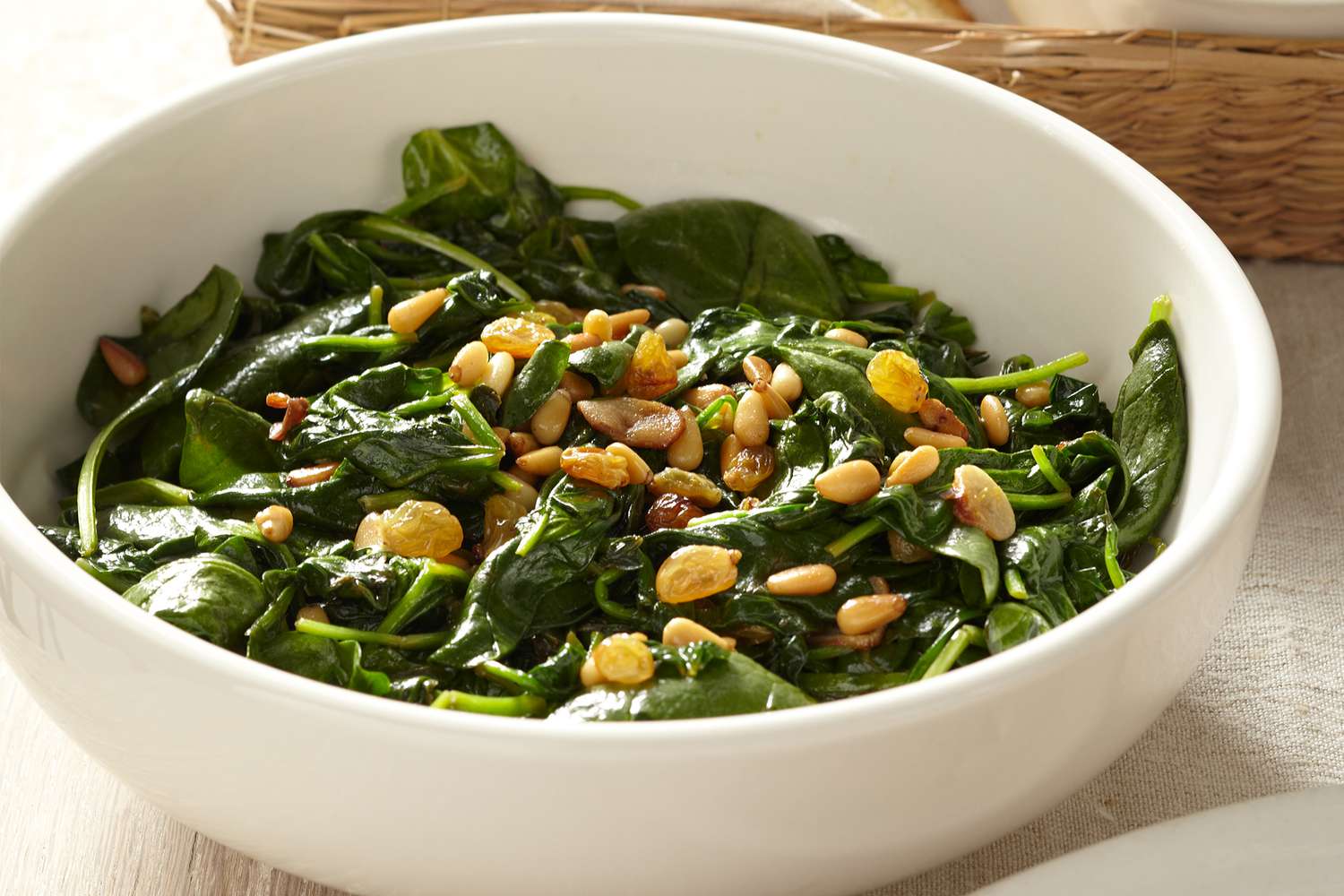 sauteed spinach with raisins and pine nuts