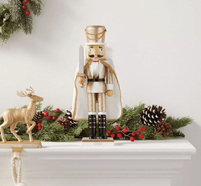 PRETYZOOM Nutcracker Figurine Wooden Nutcracker Soldier Christmas Wood Ornaments Christmas Table Decoration for Home Garden Christmas Party