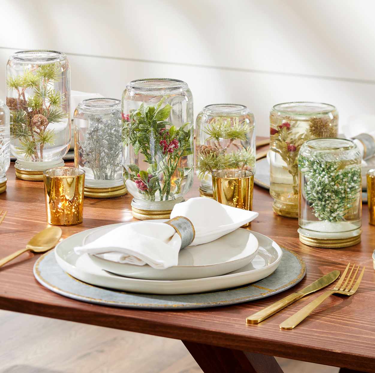 thanksgiving table with mason jar snow globes