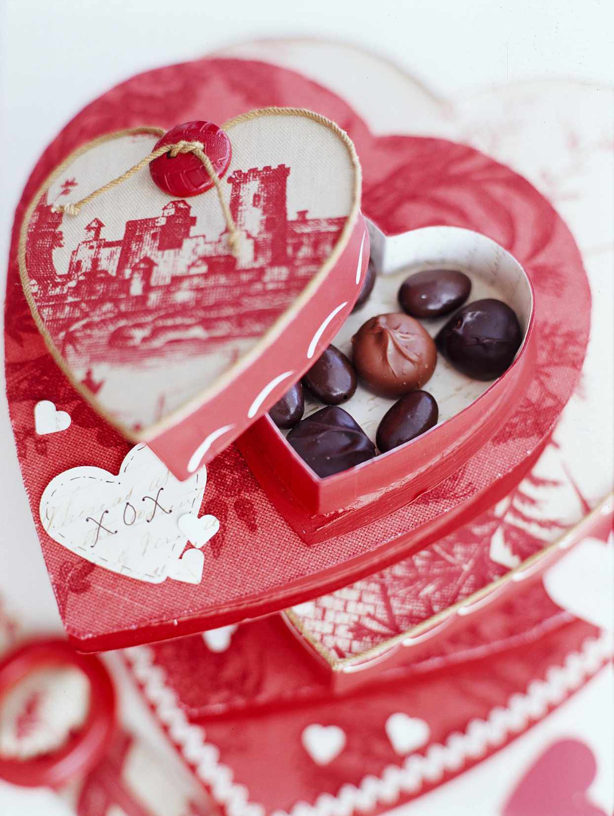 Embellished Heart-Shape Candy Box