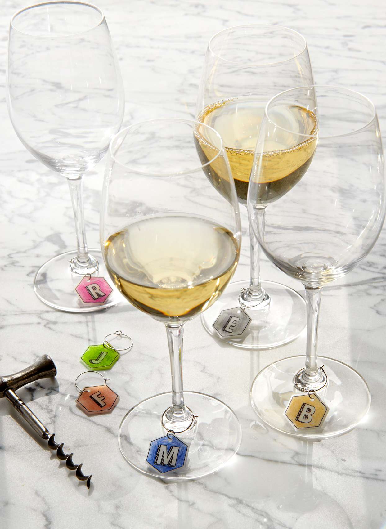 shrinkable plastic wine charms