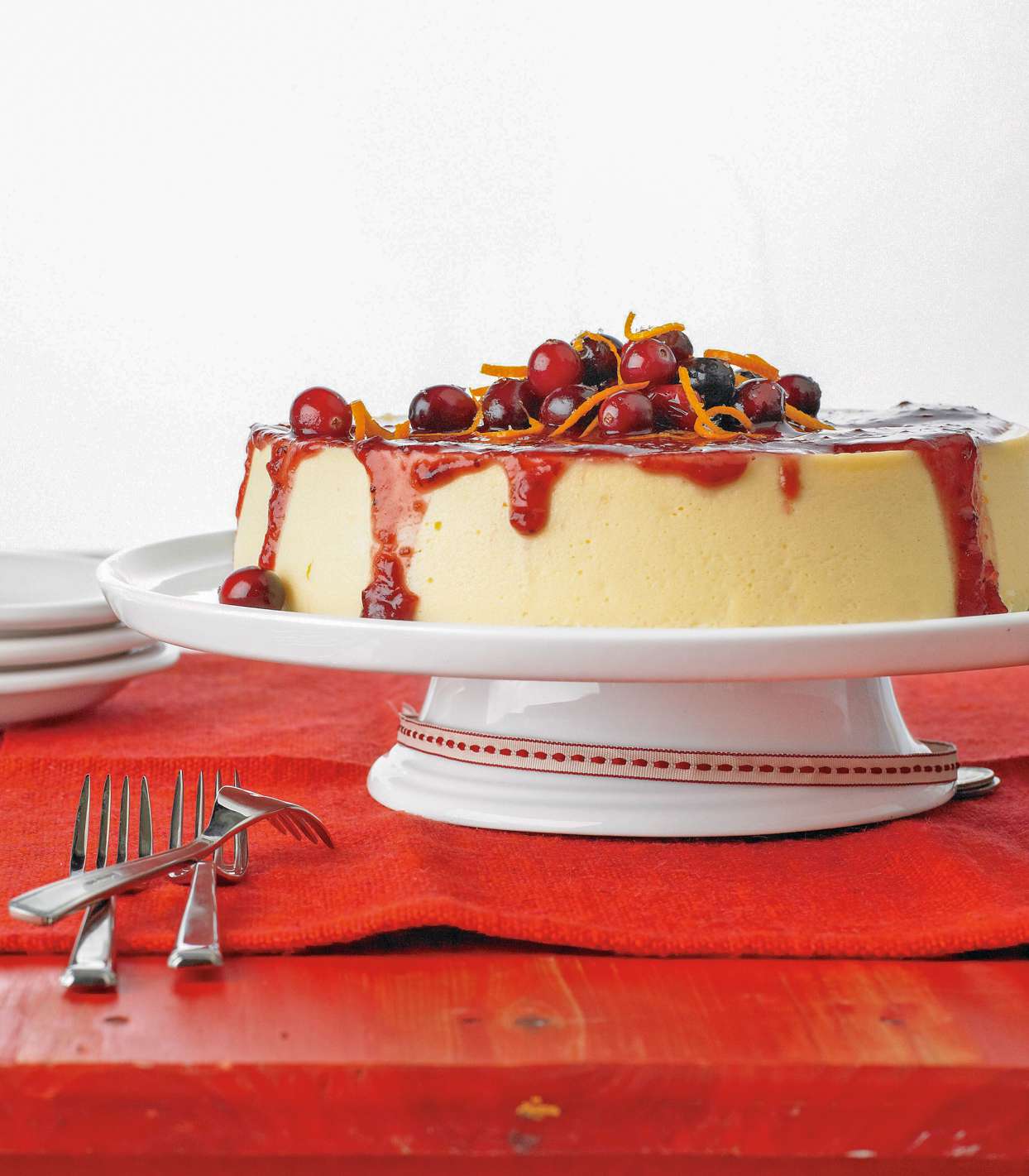 Crustless Cheesecake with Cranberry Sauce