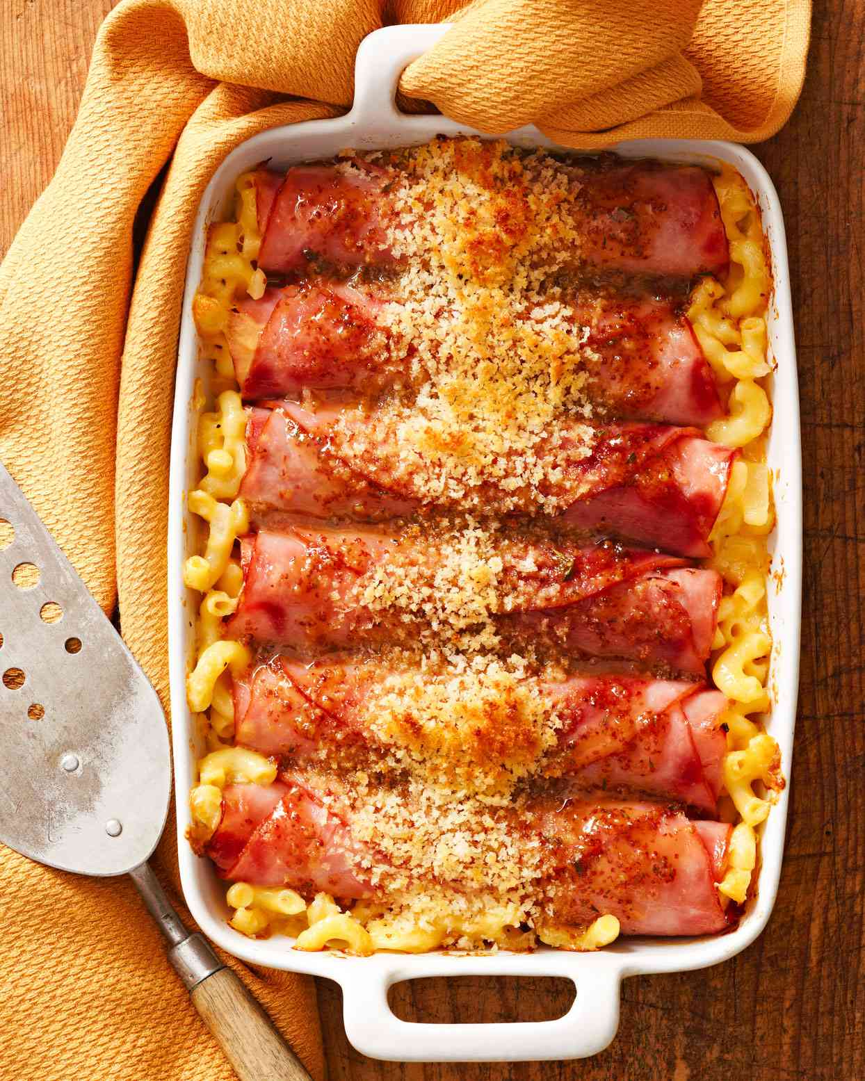 Maple-Mustard Ham Rolls with Mac and Cheese 