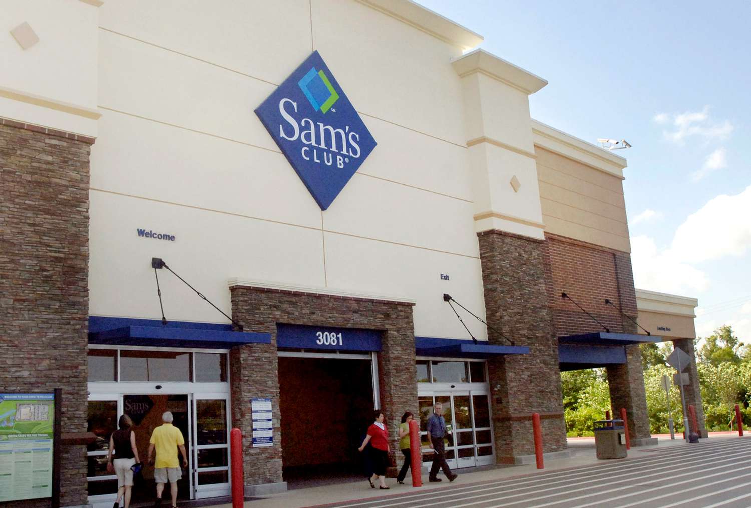 Sam’s Club Plus Membership: The Pro's & Con's + Other FAQs