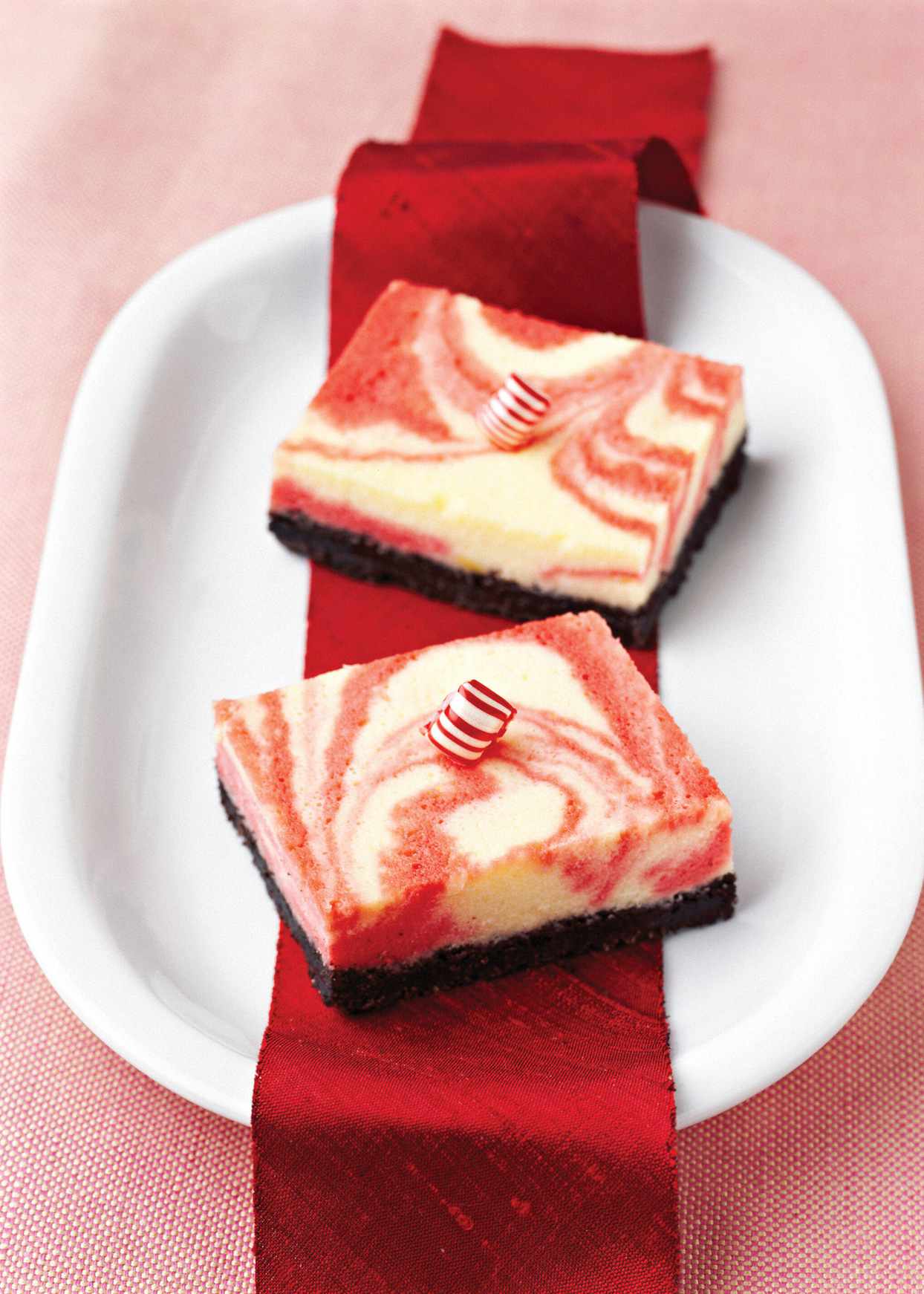 Swirls-of-Peppermint Cheesecake Bars