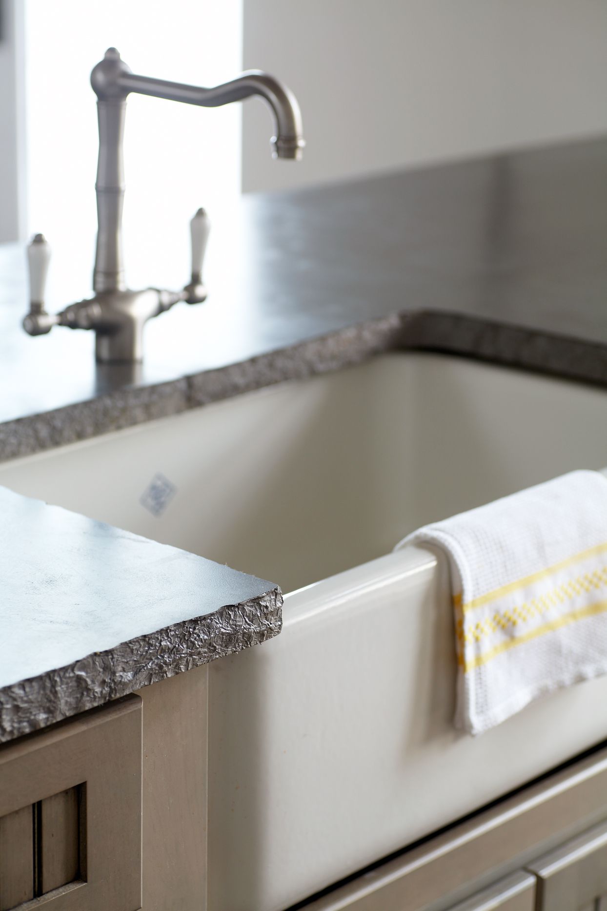 Pros and Cons of Concrete Countertops
