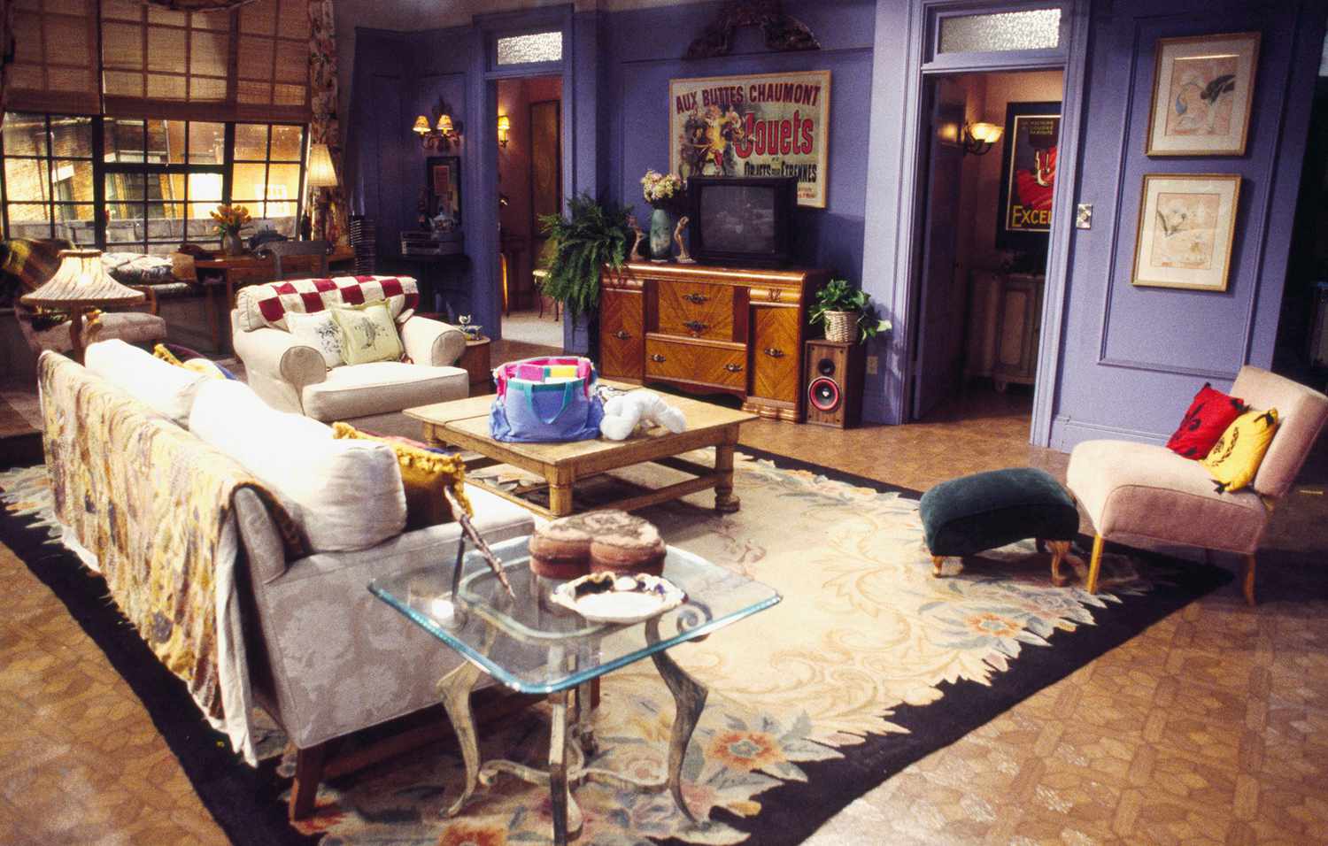 Set of Monica Geller's apartment in "Friends" tv show with shabby-chic style decor