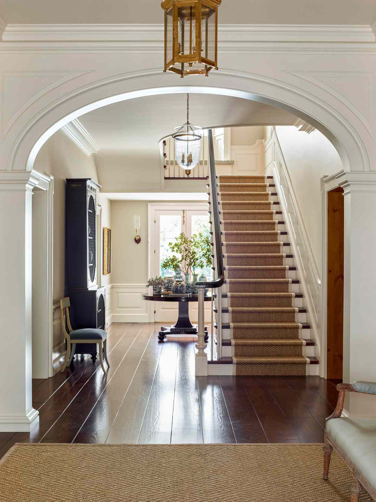 georgian-style rounded archway foyer