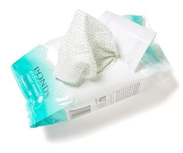 Pond's cleansing cloths