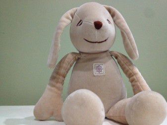 Boston Transit Worker Saves Little Girl's Stuffed Bunny 29696