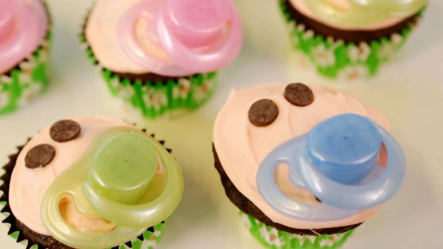 Baby Shower Ideas: How To Make Pacifier Cupcakes