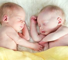 Wow! Preemie Twins Born 24 Days Apart... and Doing Well 26730