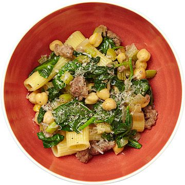 Rigatoni With Chickpeas, Spinach, and Ground Lamb