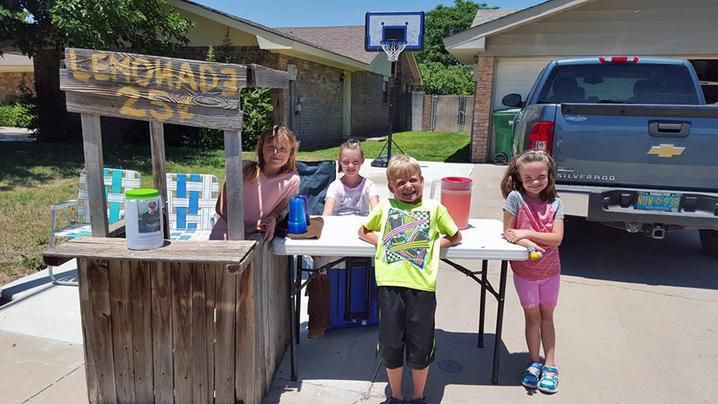 Addison Witulski spent her weekend running a lemonade stand to raise money for her seven-year-old brother's heart surgery.