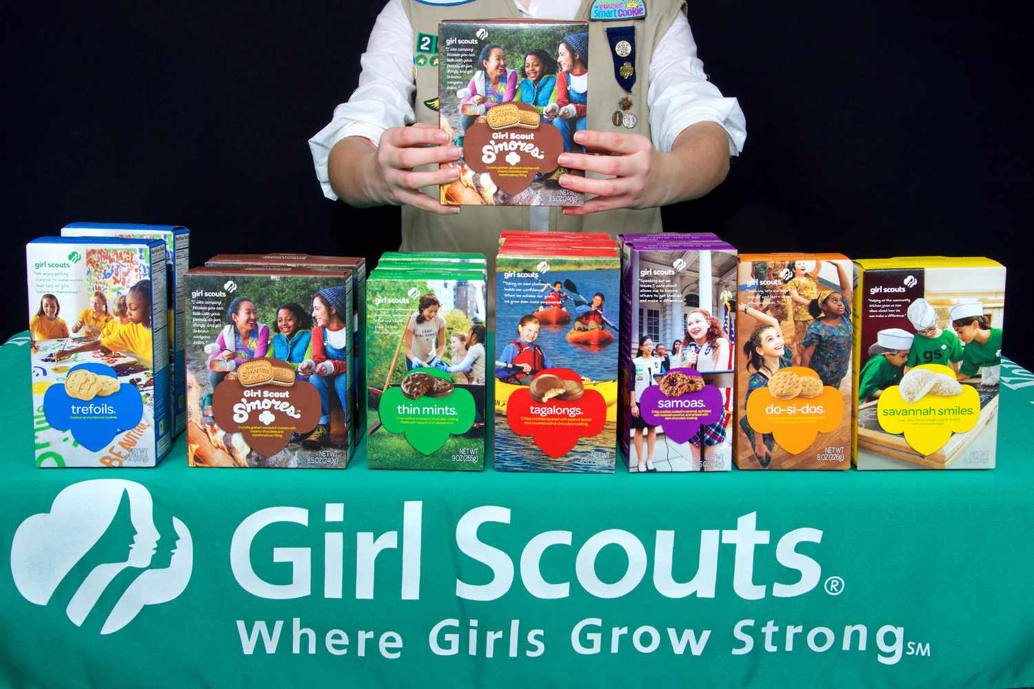 Girl Scout Sells Cookies Outside Cannabis Dispensary