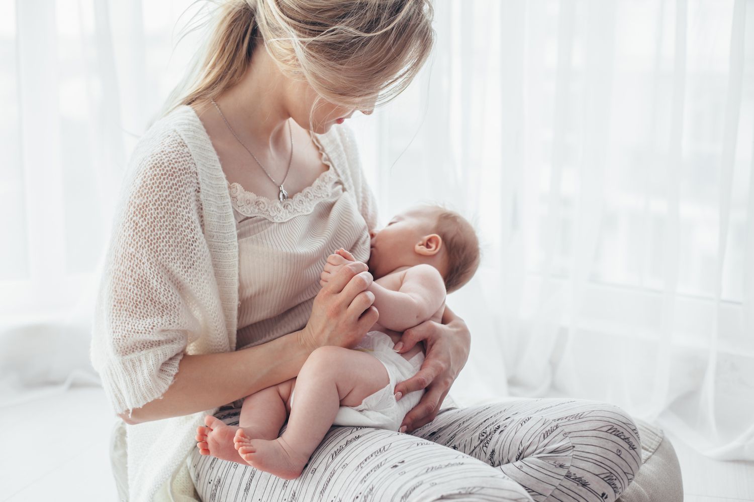 Breastfeeding: Advice, Nutrition & Pumping Tips | Parents