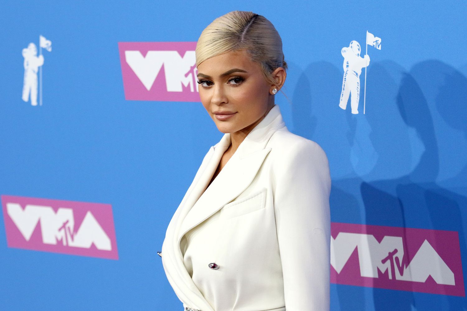 Kylie Jenner White Blazer Dress MTV VMA Red Carpet