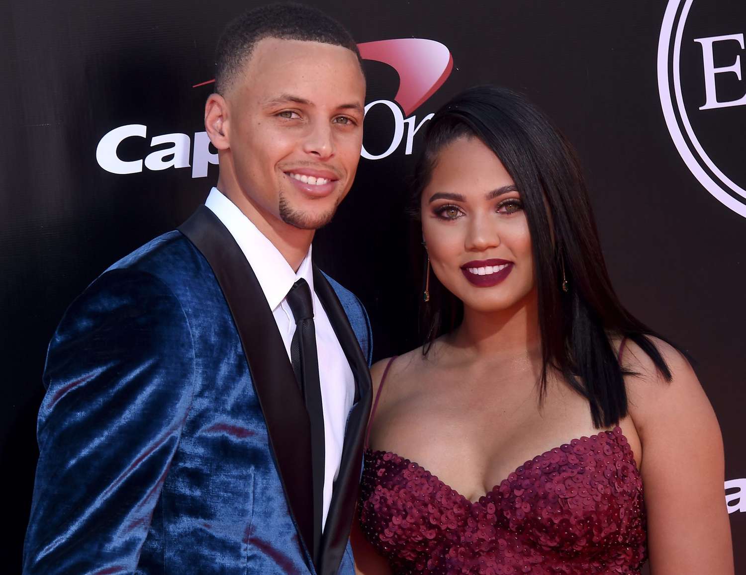An image of Steph and Ayesha Curry