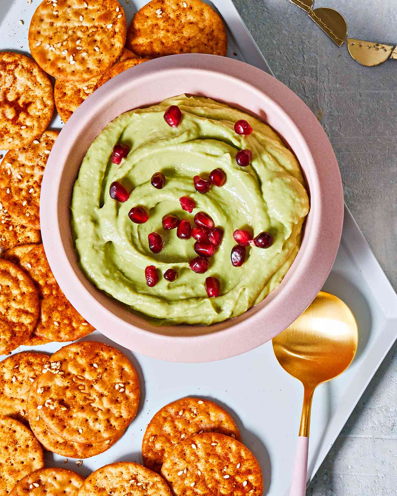 Avocado Dip With Spiced Crackers 