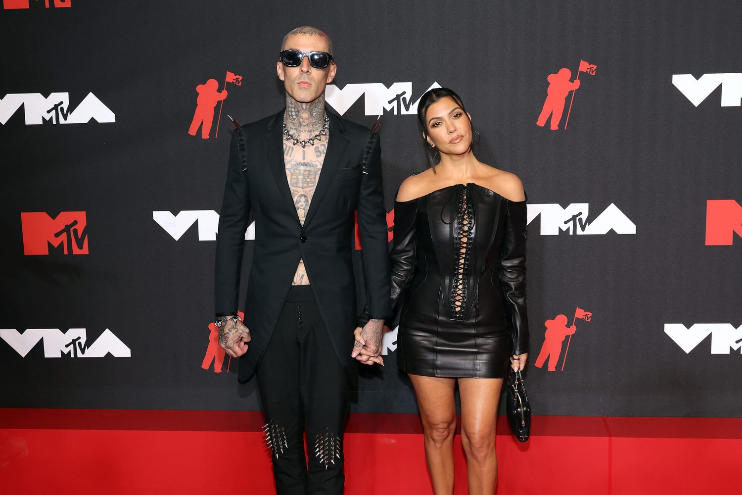 An image of Kourtney and Travis Barker.