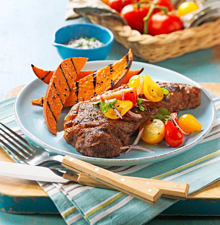 Peppery Grilled Steak With Tomatoes