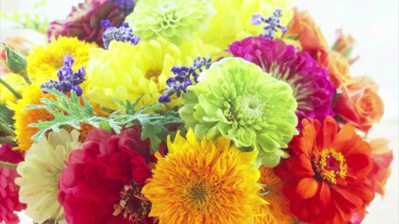 One-Minute Inspiration: Summer Flower Arrangements
