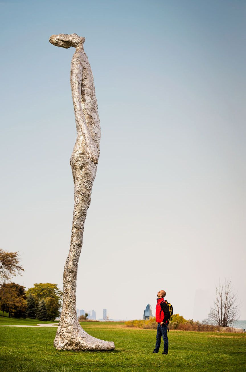 Tom Friedman's Looking Up sculpture 