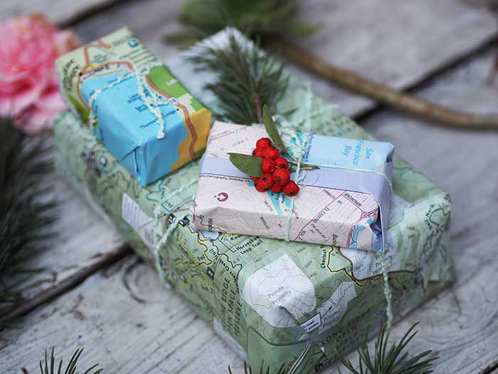 map-gift-wrapping-paper
