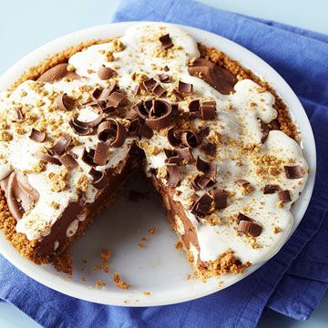 S'more Pie a la Marshmallow Crème 