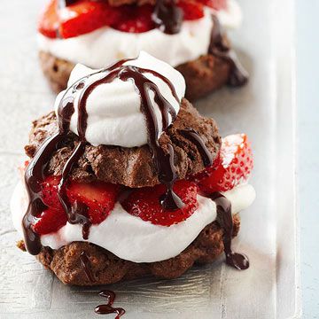 Chocolate-Strawberry Shortcake Sliders 