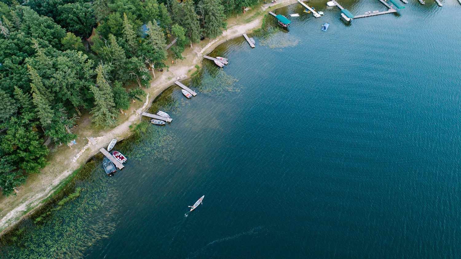 Aerial photo of bots on the water in Park Rapids, Minnesota