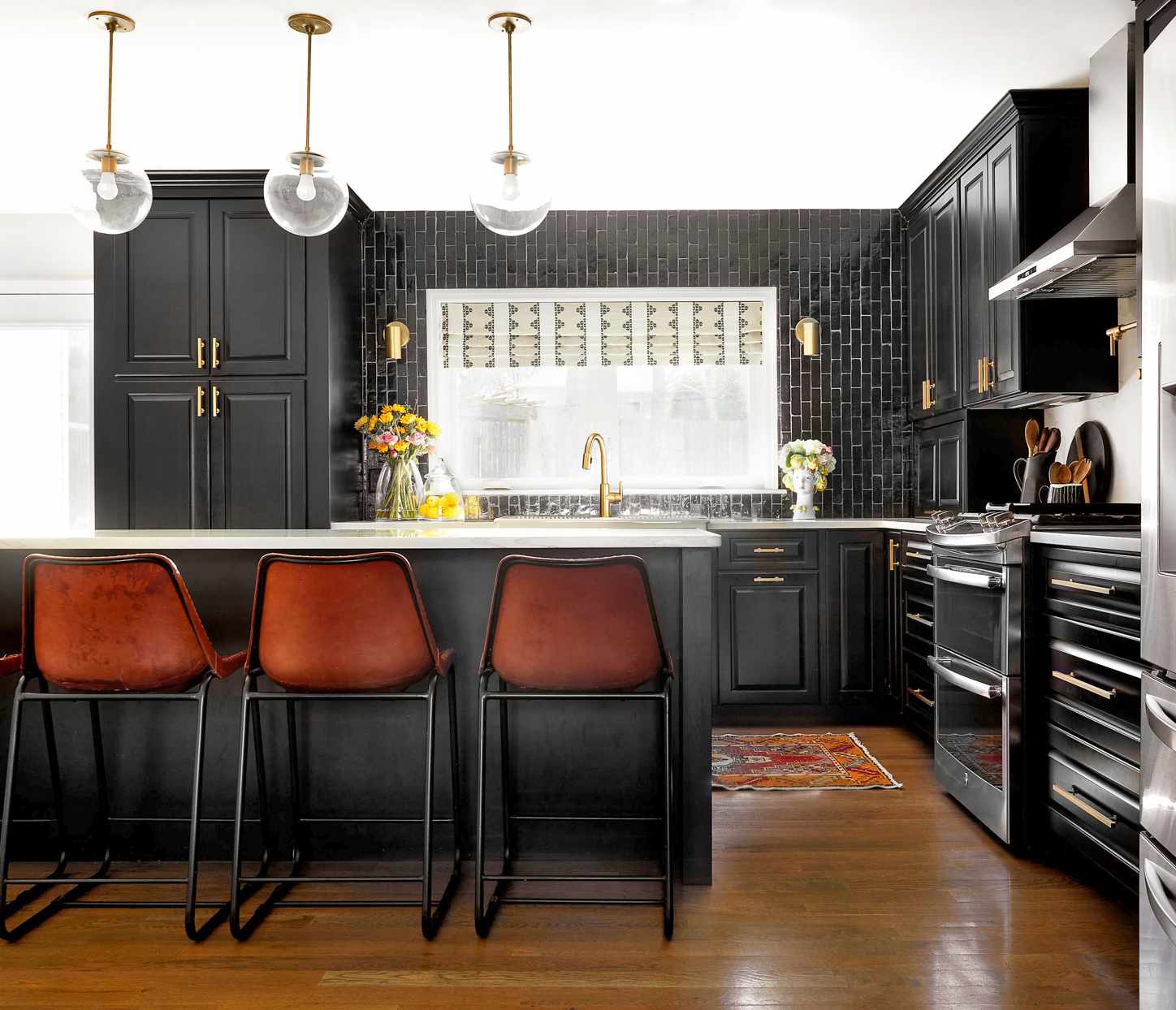 This Kitchen with Dramatic Black Details Proves Exactly Why We Love the Color