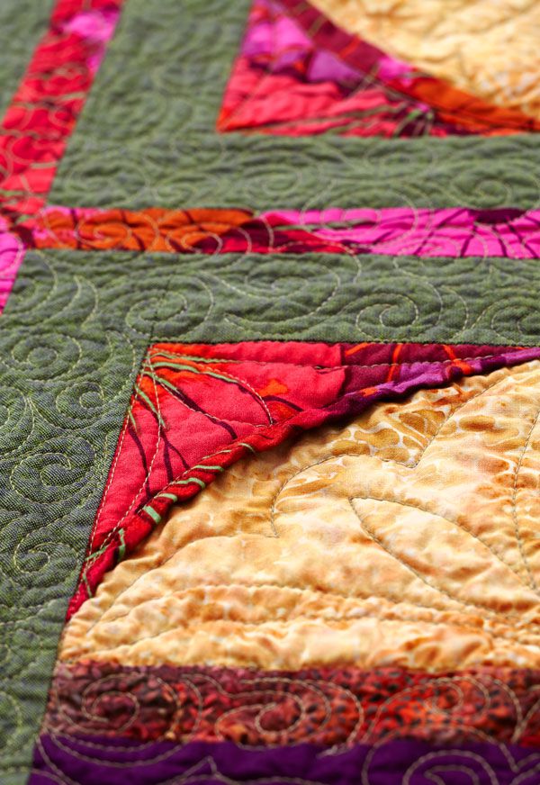 Rounding the Curve Machine-Quilting Detail
