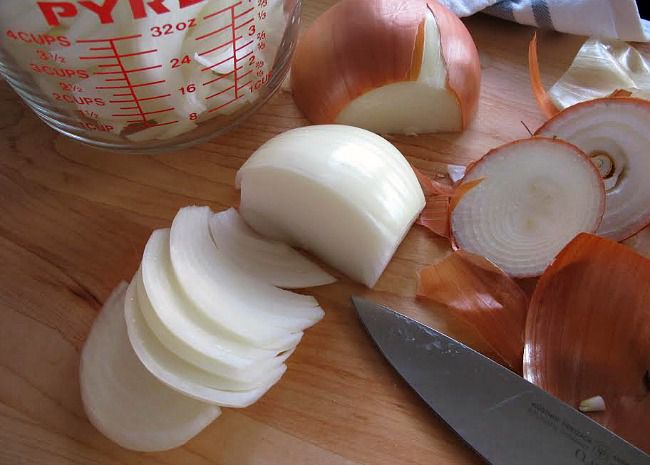 Sliced Yellow Onions